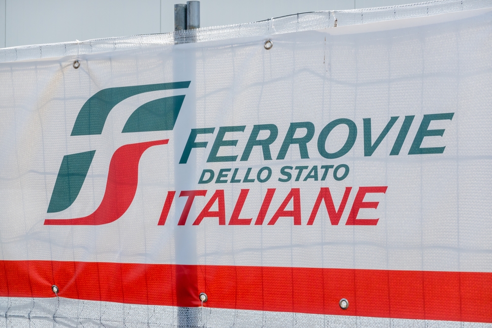 Treno in partenza dalla stazione