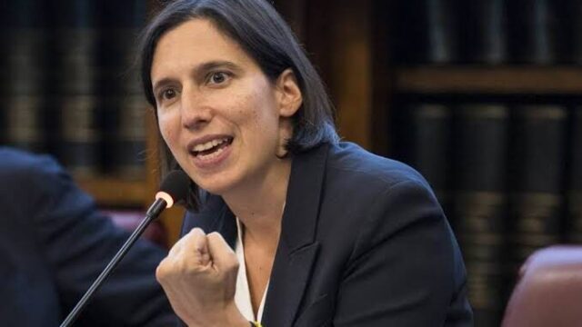 Elly Schlein durante un evento politico