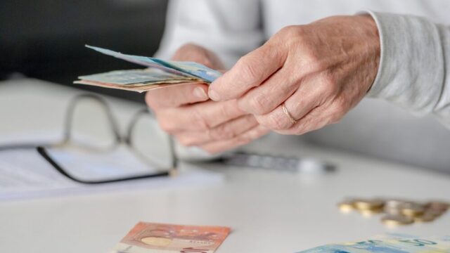 Pensione anticipata: requisiti contributivi