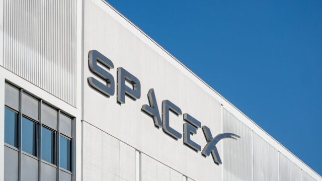 Elon Musk annuncia donazione di azioni SpaceX